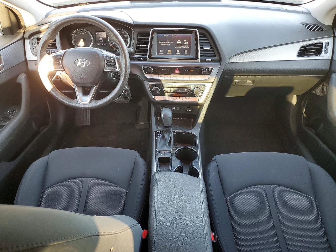 2018 HYUNDAI SONATA SE photo 8