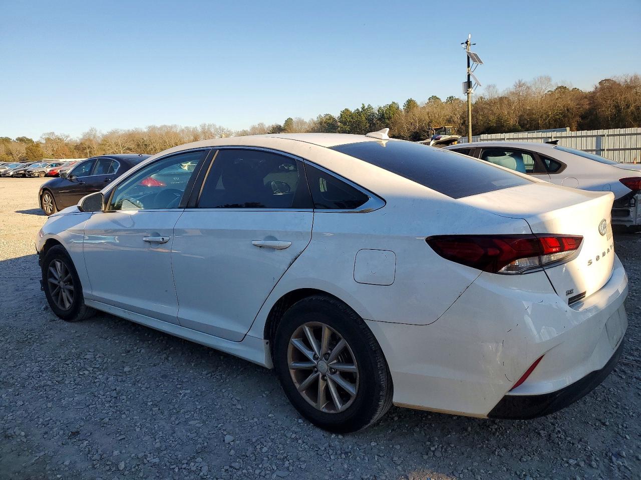 2018 HYUNDAI SONATA SE photo 2