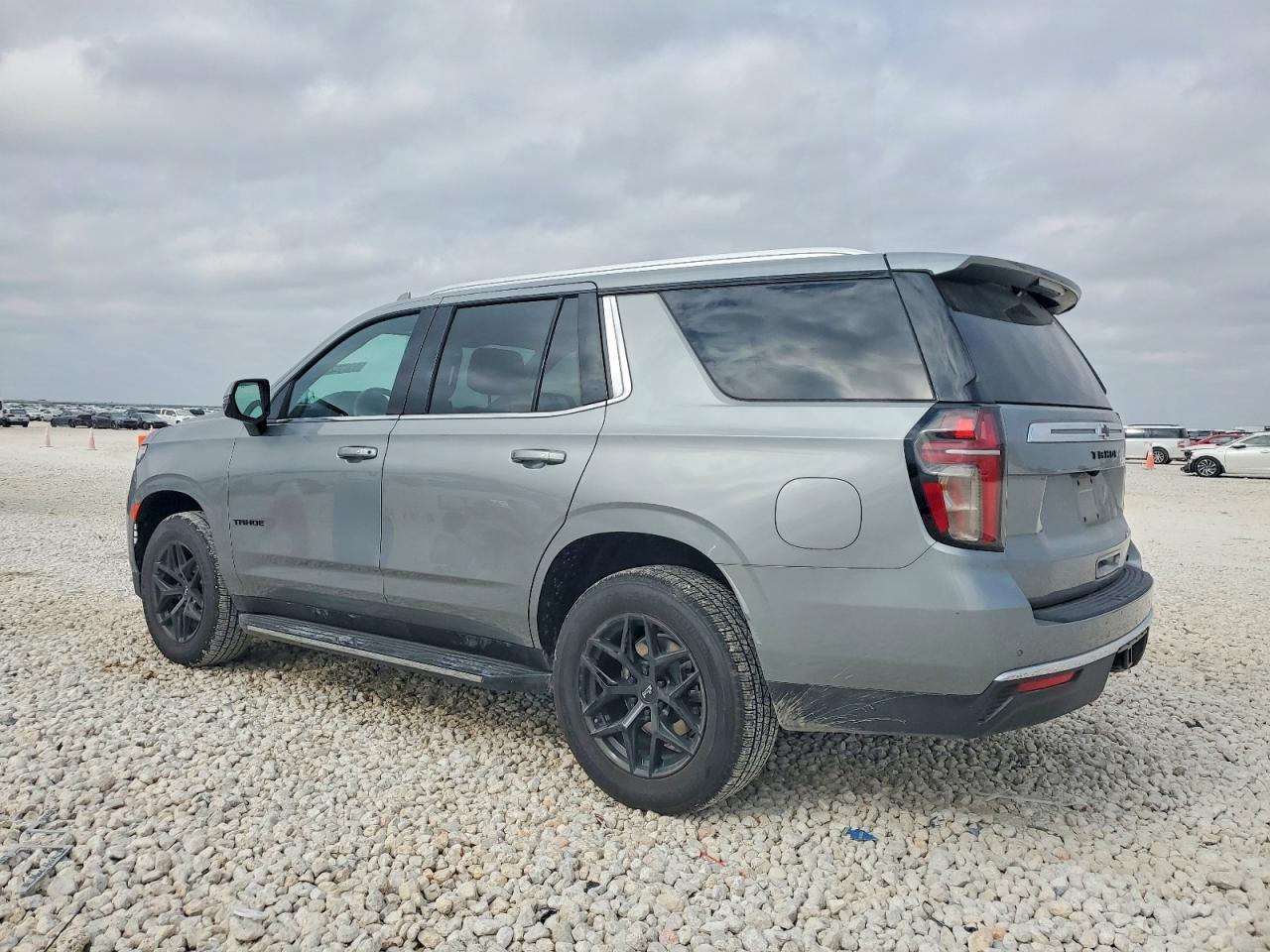 2023 CHEVROLET TAHOE C1500 LT photo 2