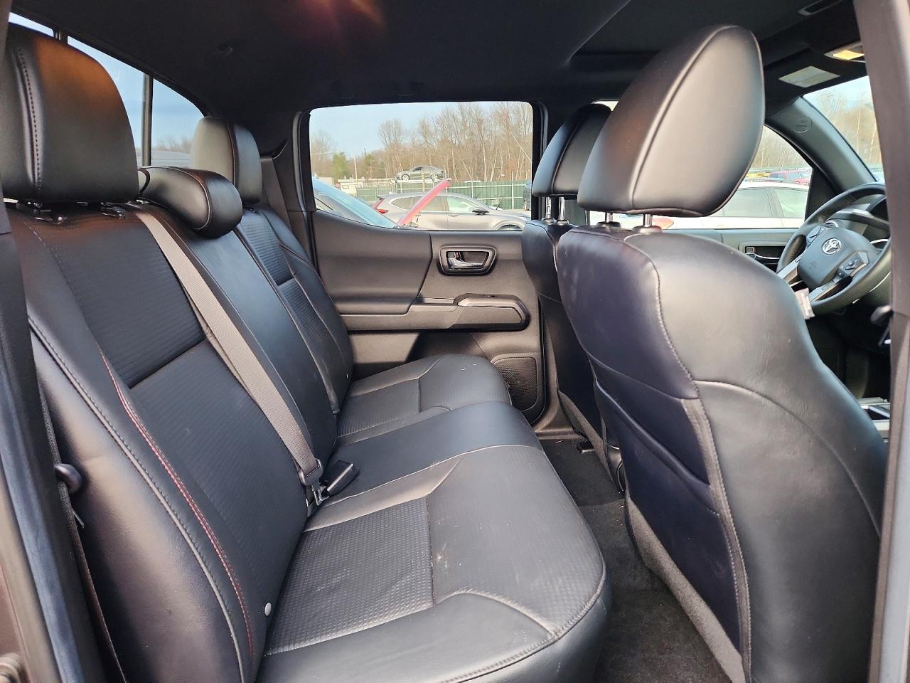 2022 TOYOTA TACOMA DOUBLE CAB photo 10
