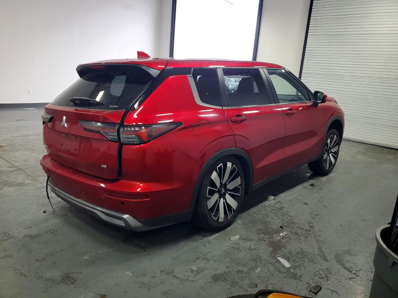 2025 MITSUBISHI OUTLANDER SE photo 3