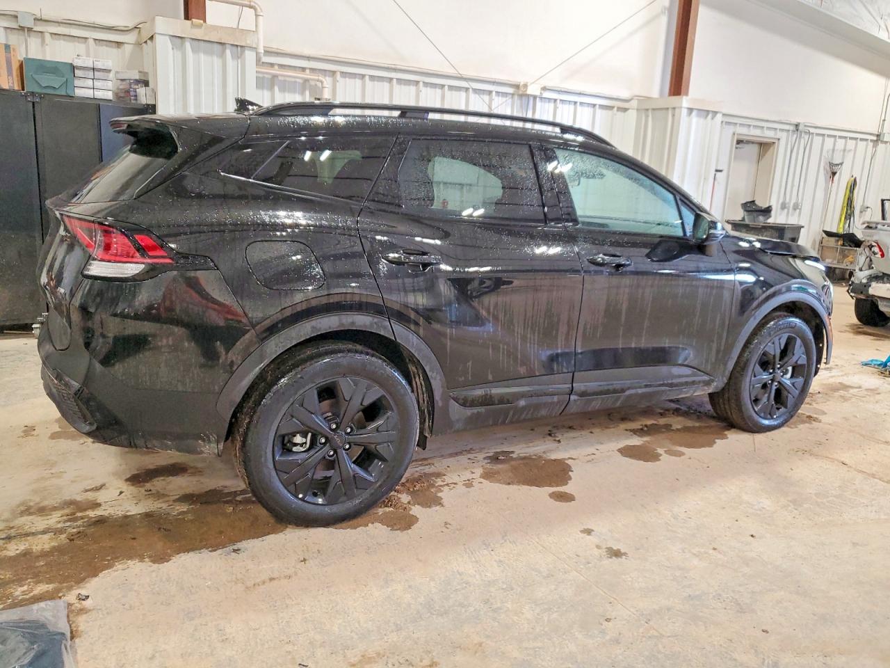 2025 KIA SPORTAGE X LINE photo 3