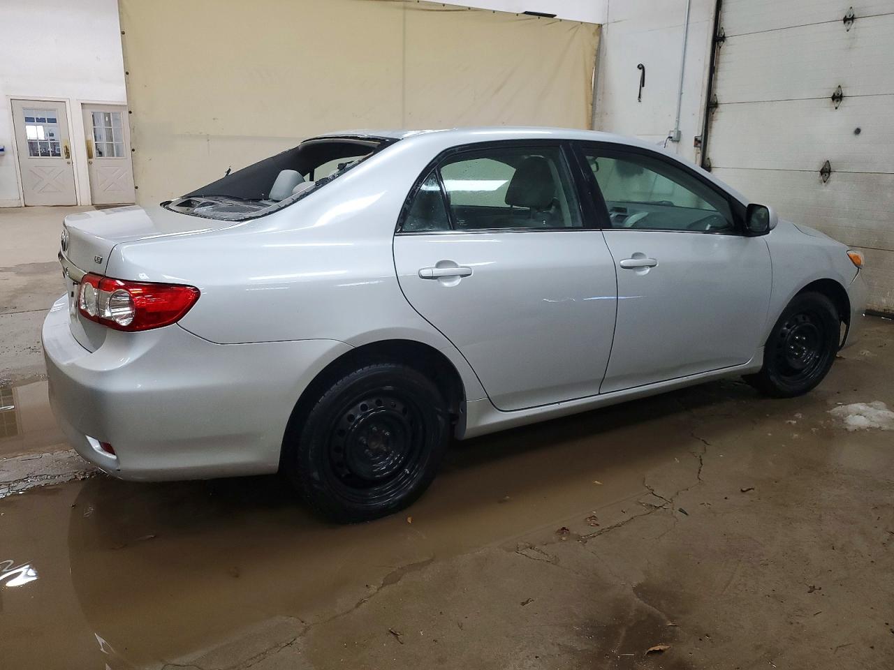 2013 TOYOTA COROLLA BASE photo 3