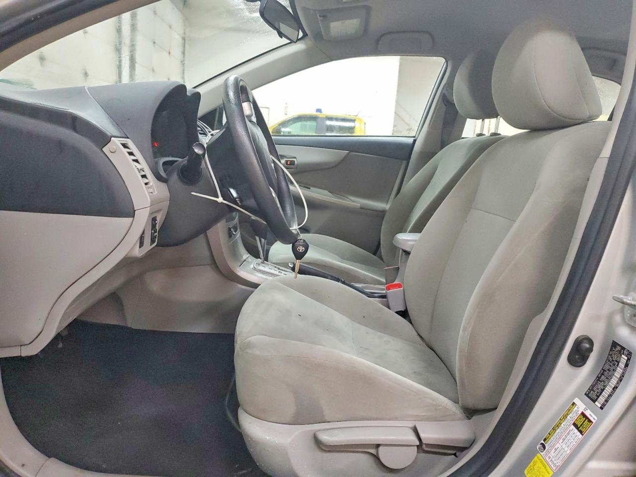 2013 TOYOTA COROLLA BASE photo 7