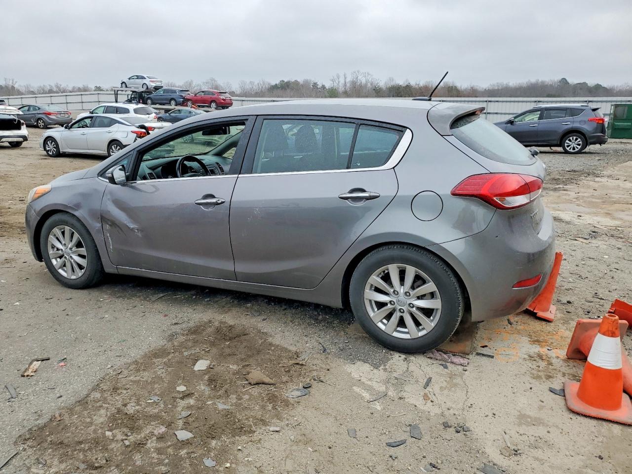 2015 KIA FORTE EX photo 2