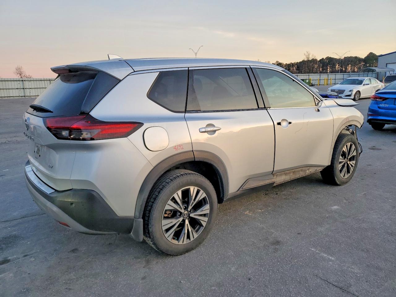 2021 NISSAN ROGUE SV photo 3