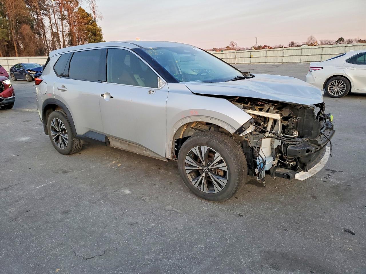 2021 NISSAN ROGUE SV photo 4
