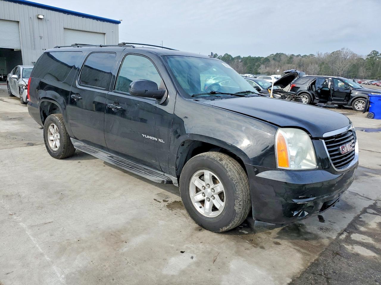 2013 GMC YUKON XL K1500 SLT photo 4