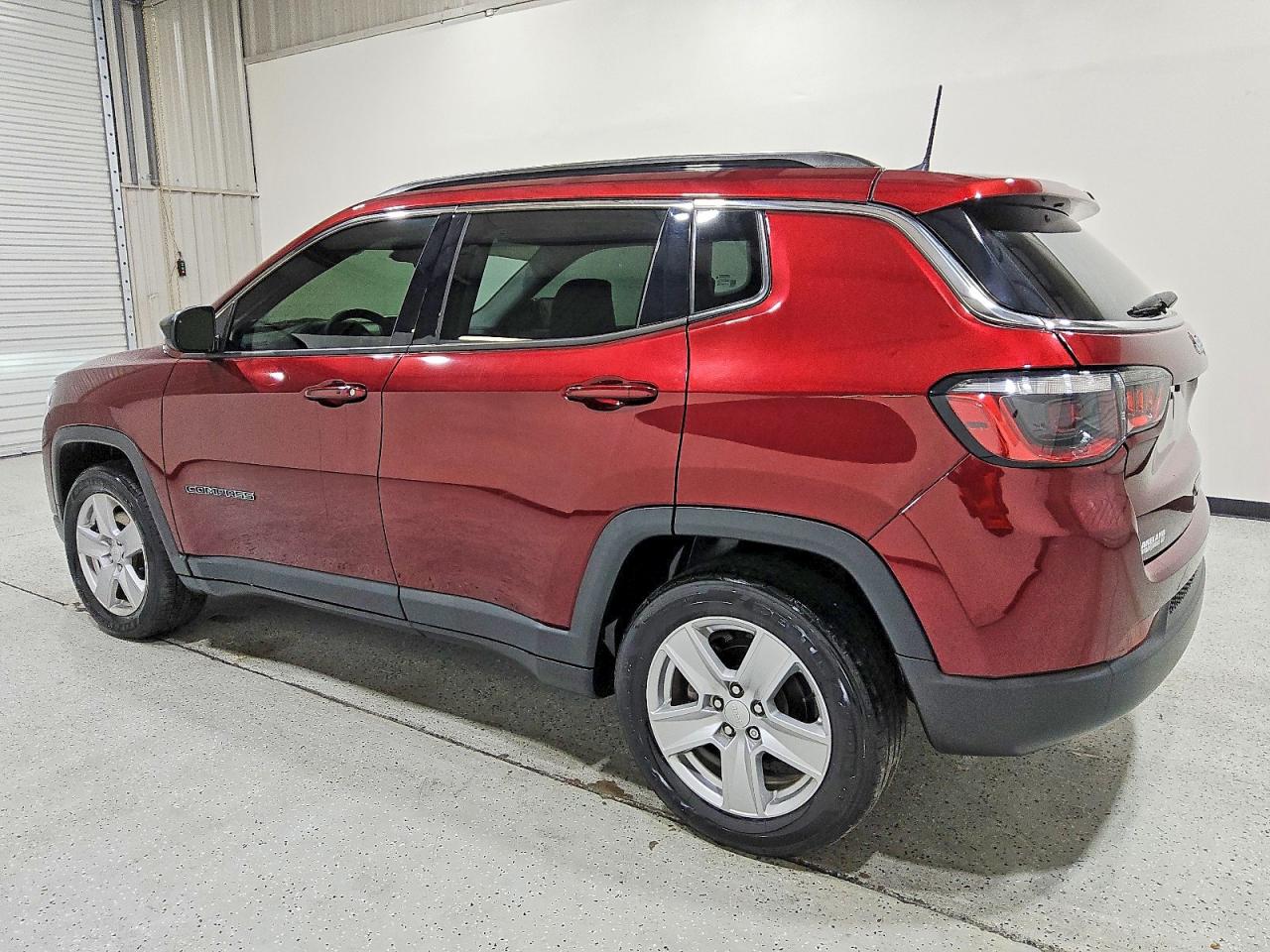 2022 JEEP COMPASS LATITUDE photo 2