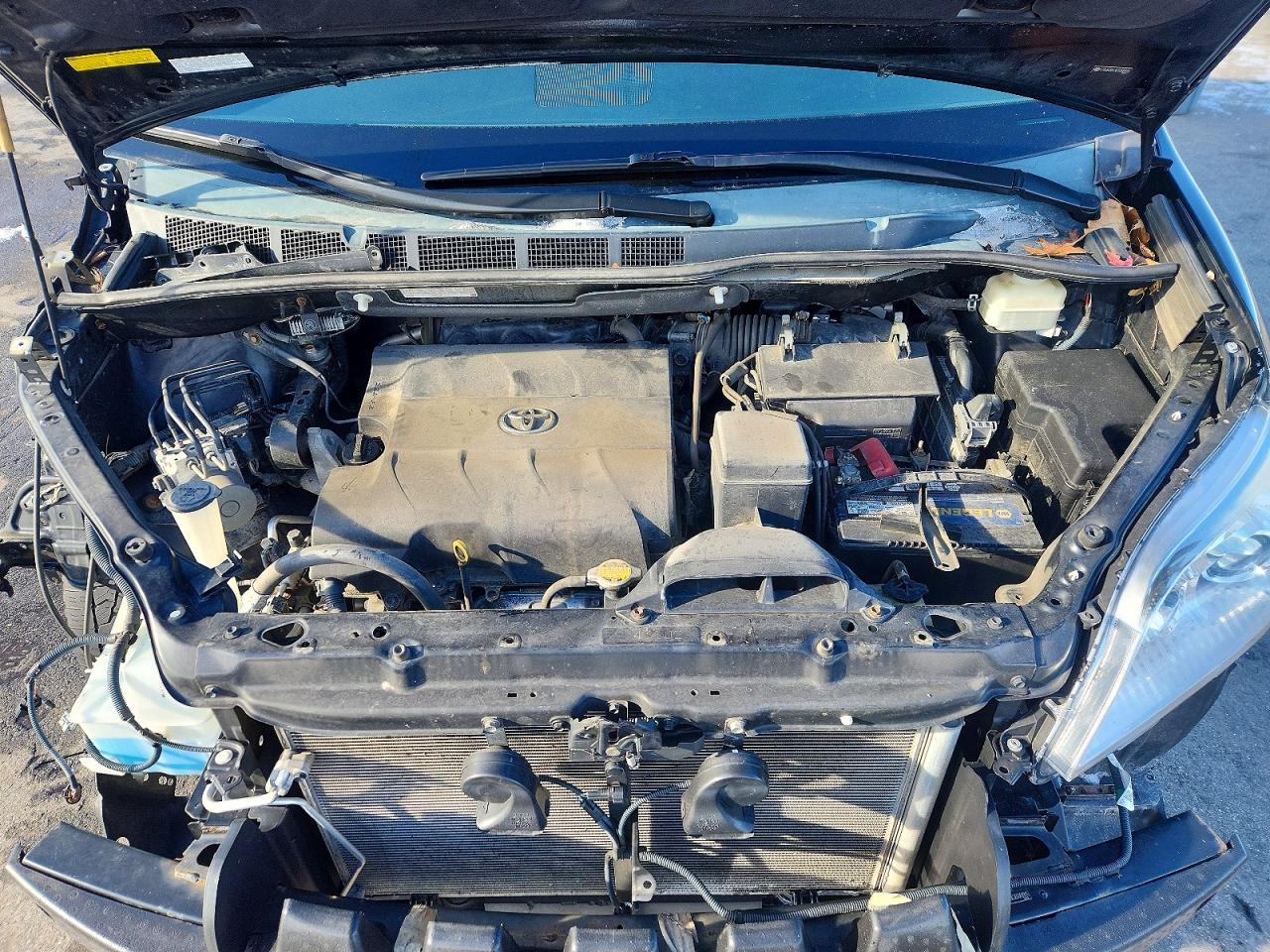 2013 TOYOTA SIENNA LE photo 12