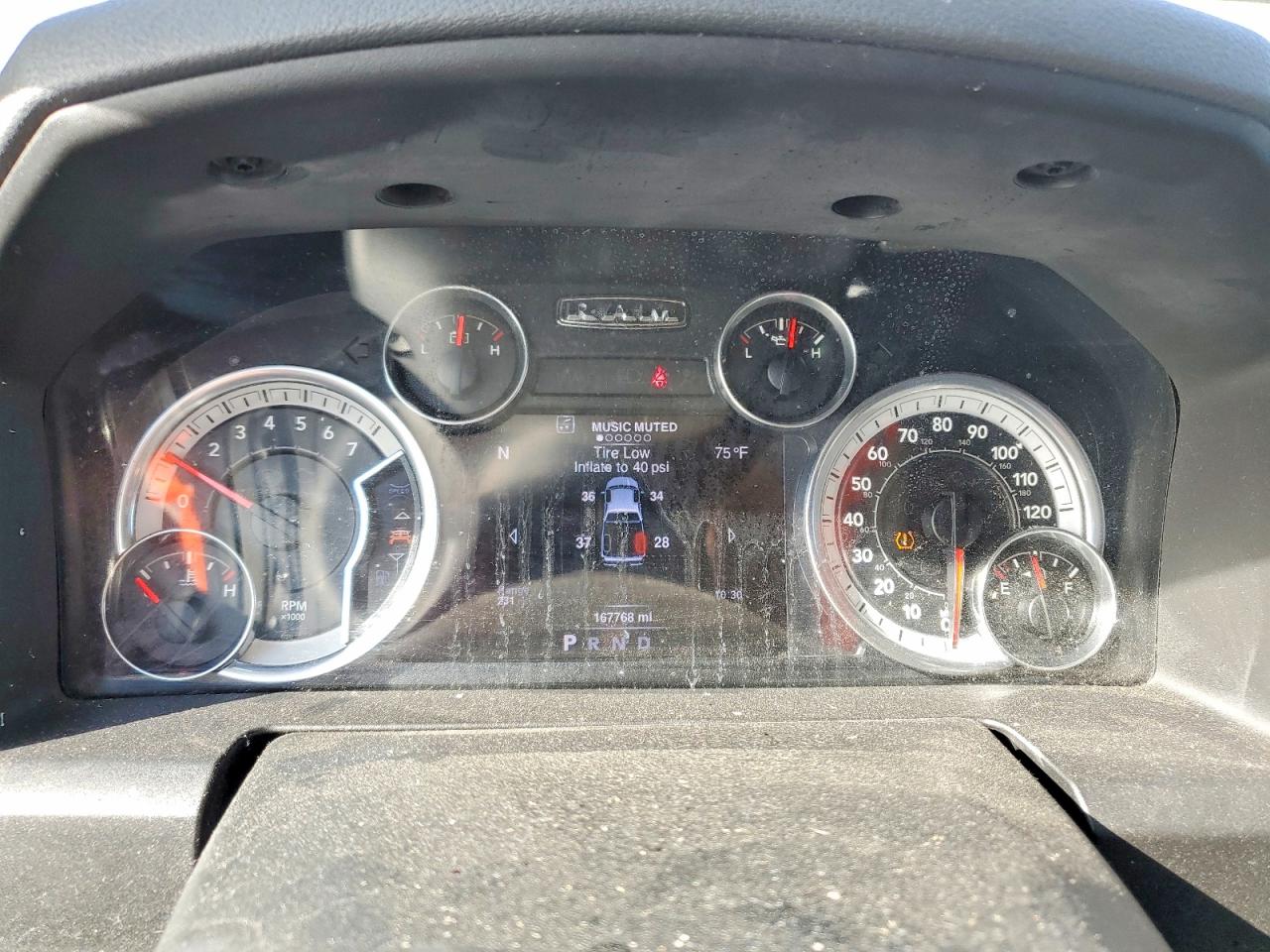 2016 RAM 1500 SLT photo 9