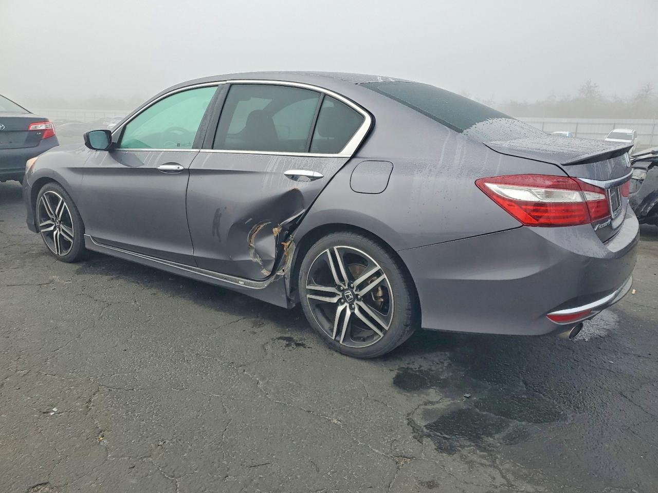 2017 HONDA ACCORD SPORT photo 2