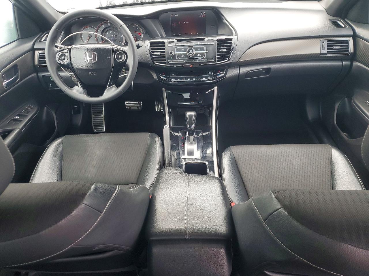 2017 HONDA ACCORD SPORT photo 8