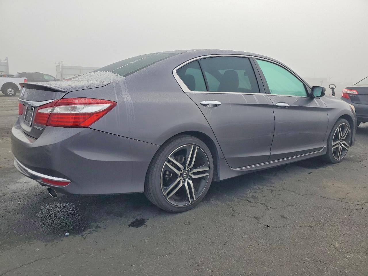 2017 HONDA ACCORD SPORT photo 3