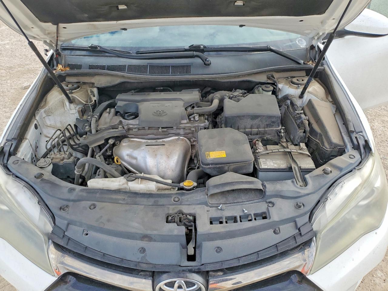 2015 TOYOTA CAMRY LE photo 11