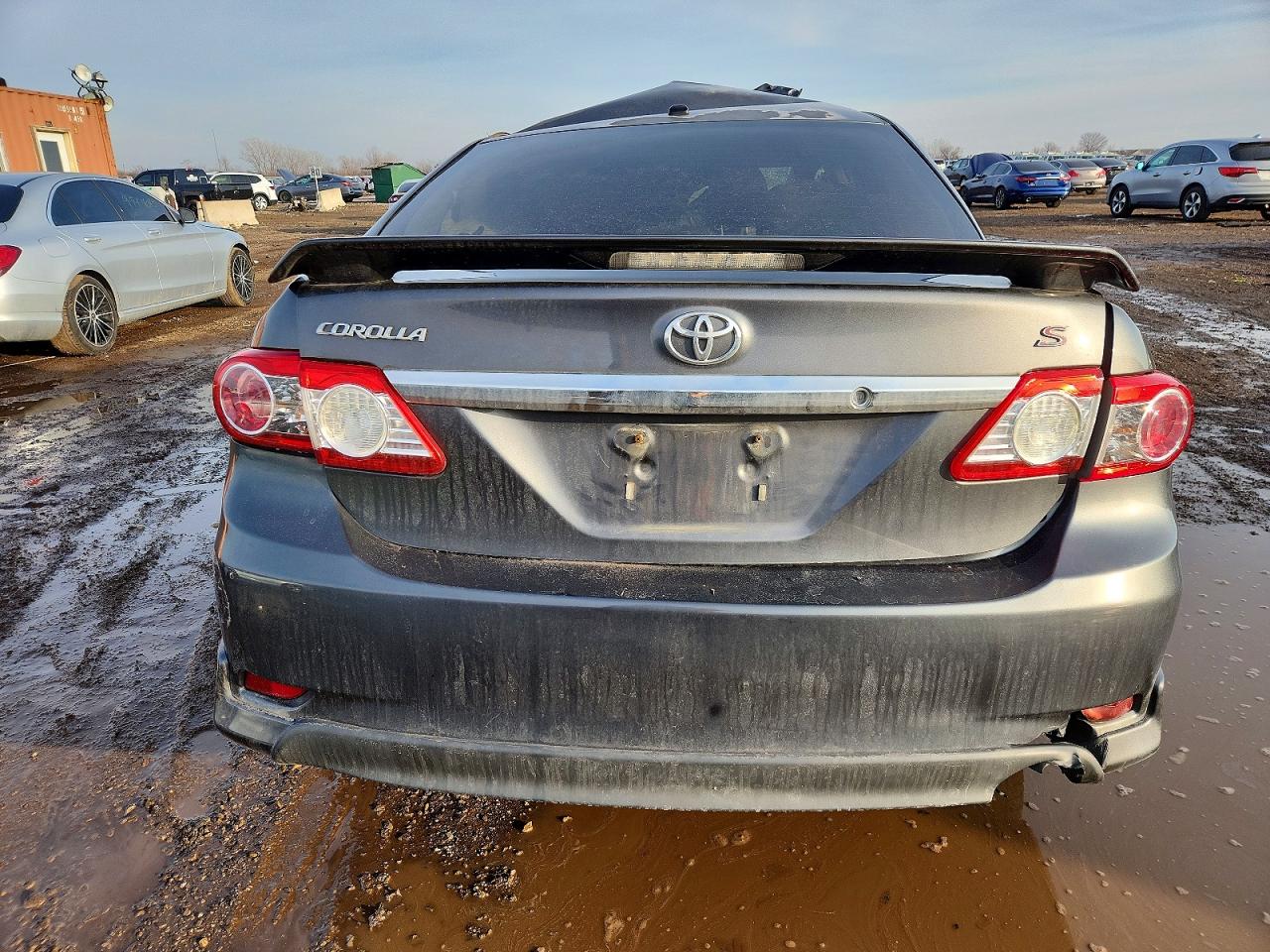 2011 TOYOTA COROLLA photo 6