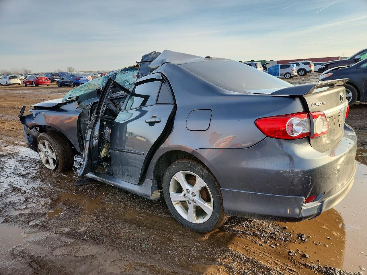 2011 TOYOTA COROLLA photo 2