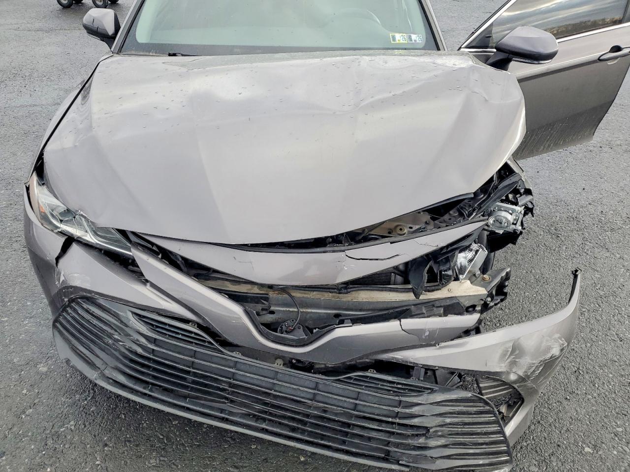 2018 TOYOTA CAMRY L photo 11