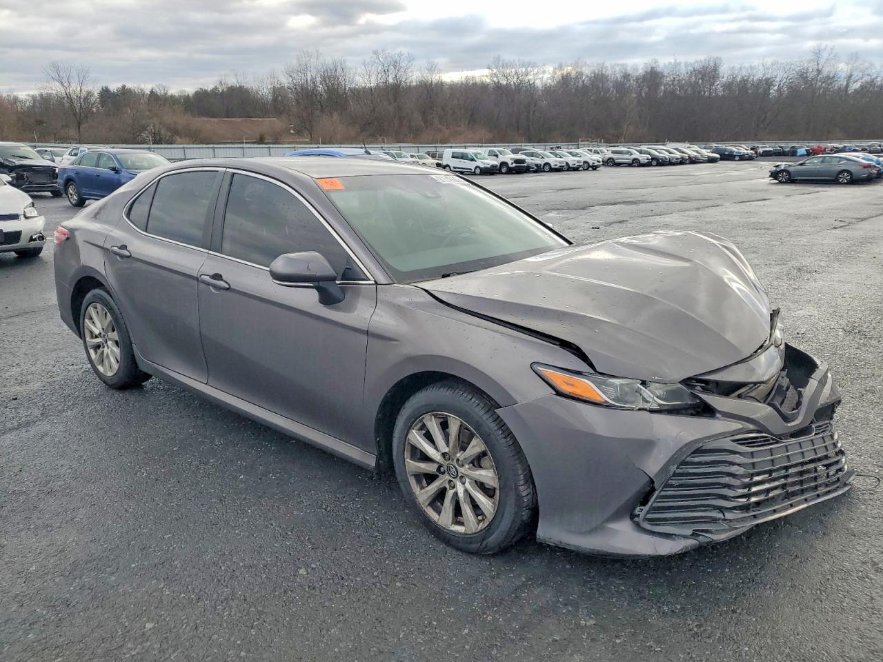 2018 TOYOTA CAMRY L photo 4