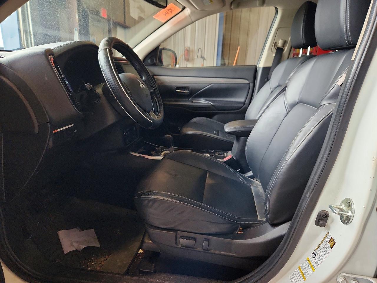2019 MITSUBISHI OUTLANDER SE photo 7