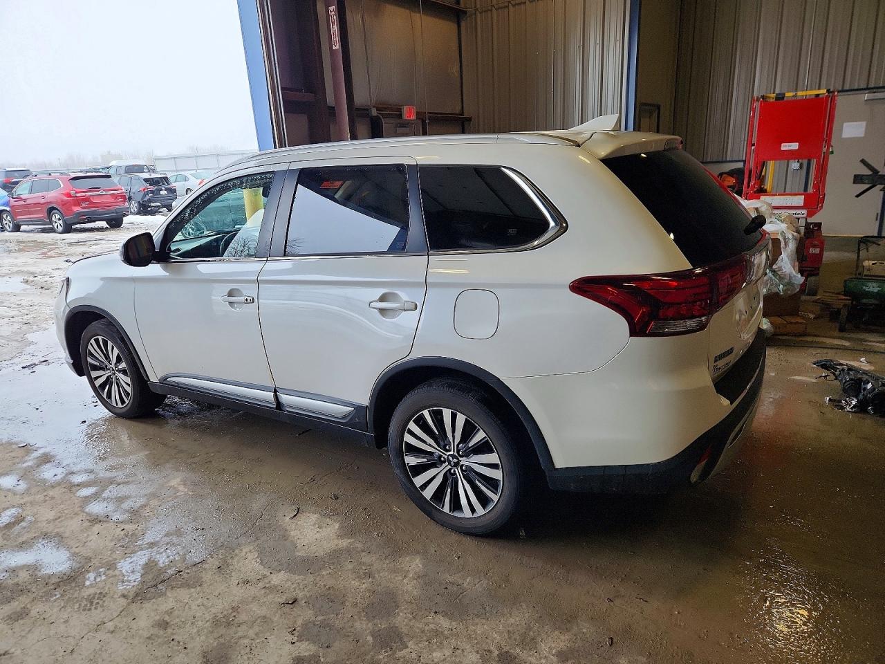 2019 MITSUBISHI OUTLANDER SE photo 2