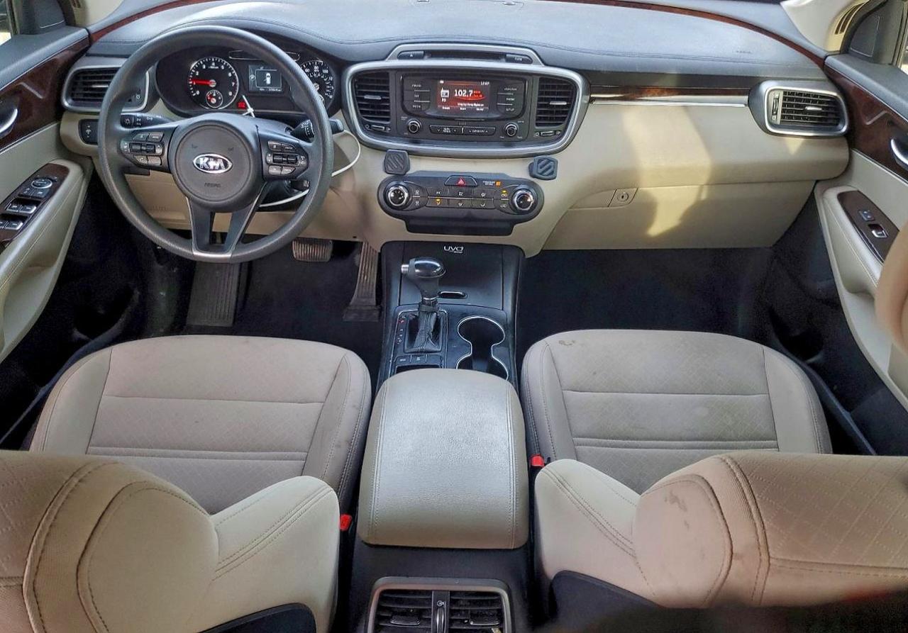 2016 KIA SORENTO LX photo 8