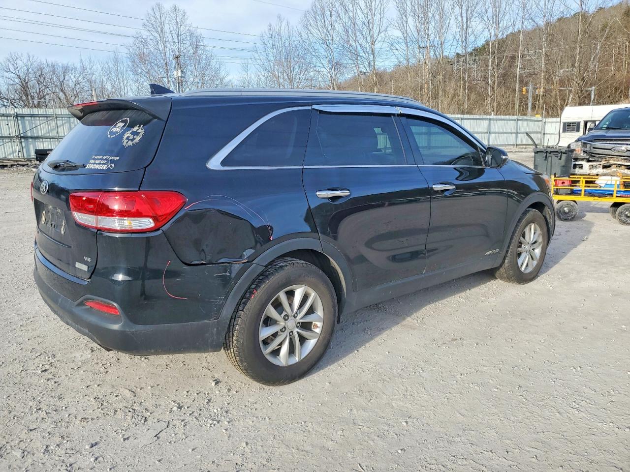 2016 KIA SORENTO LX photo 3