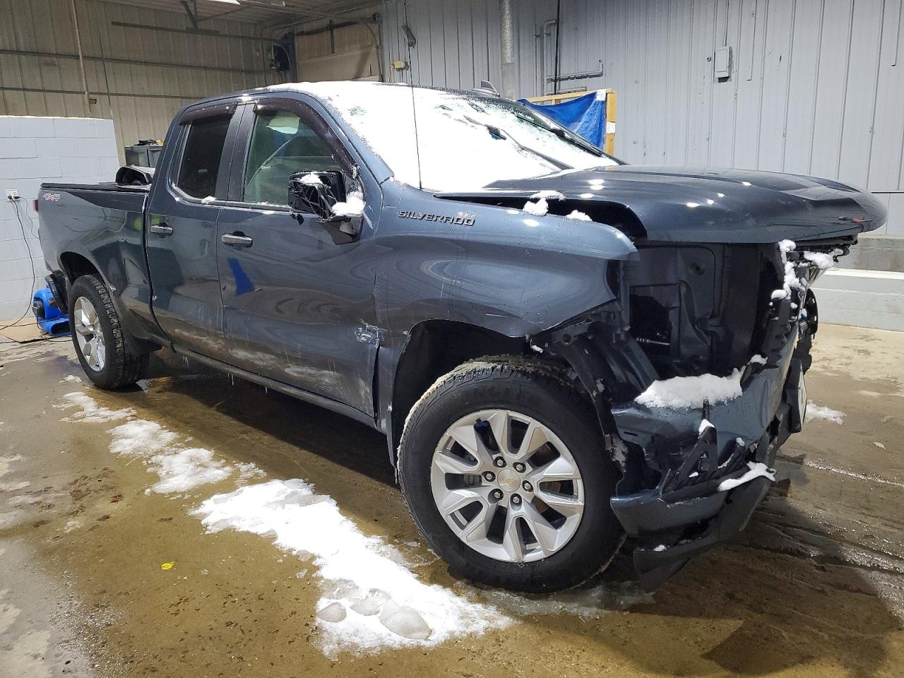 2021 CHEVROLET SILVERADO K1500 CUSTOM photo 4