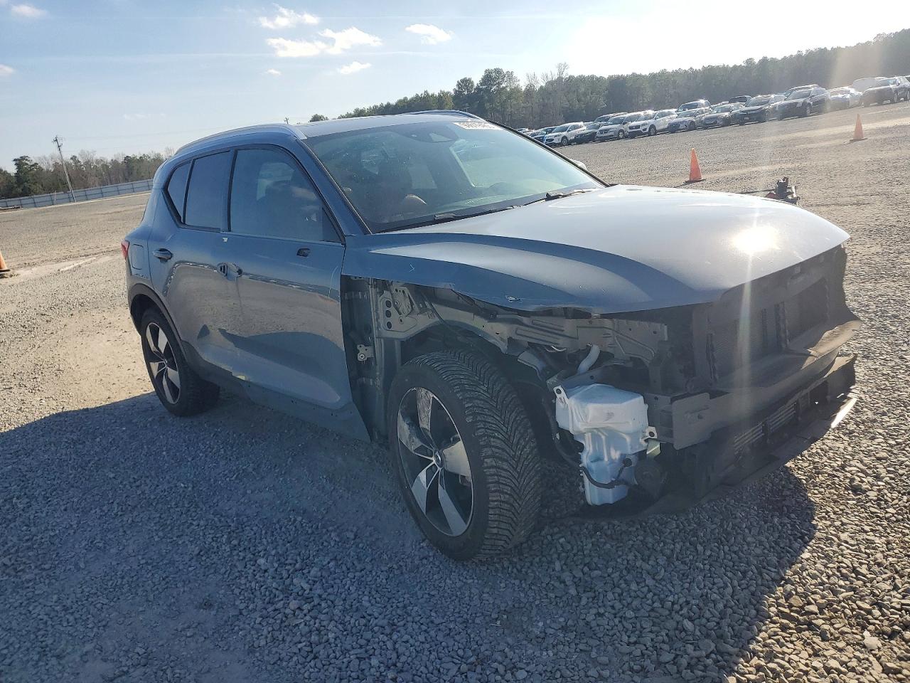 2020 VOLVO XC40 T5 MOMENTUM photo 4