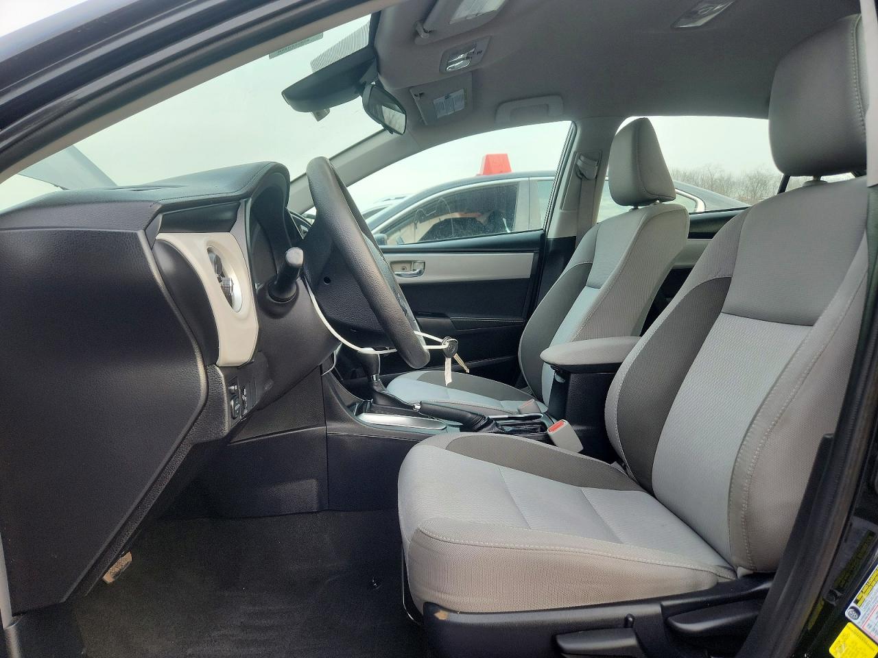 2017 TOYOTA COROLLA L photo 7