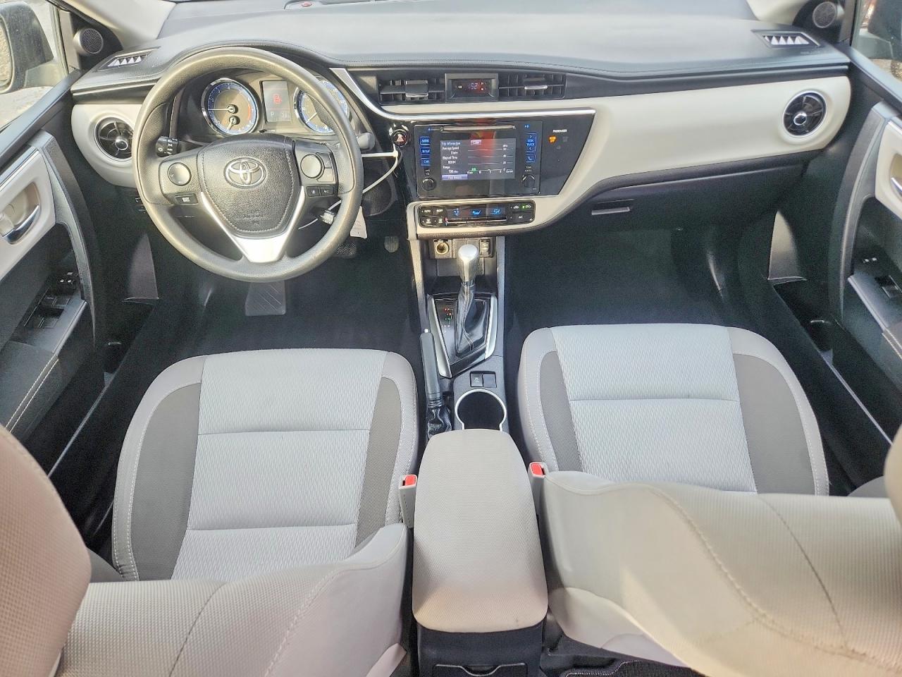 2017 TOYOTA COROLLA L photo 8