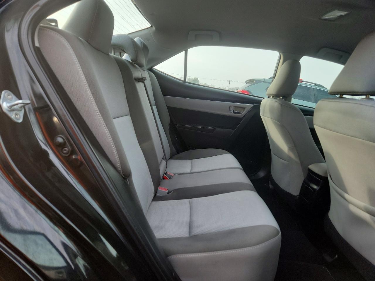 2017 TOYOTA COROLLA L photo 10