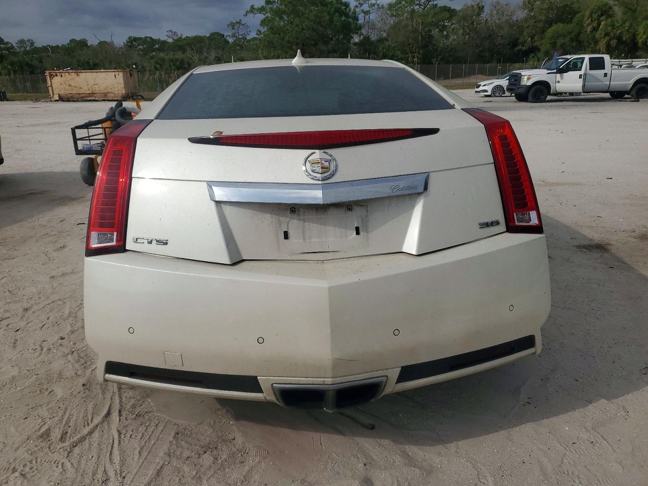 2011 CADILLAC CTS photo 6