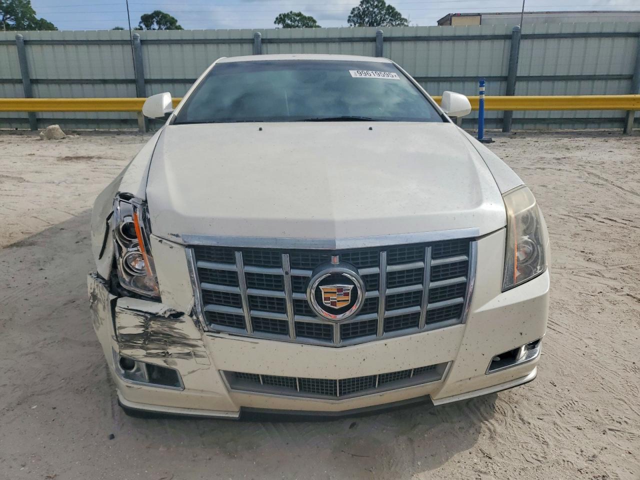 2011 CADILLAC CTS photo 5