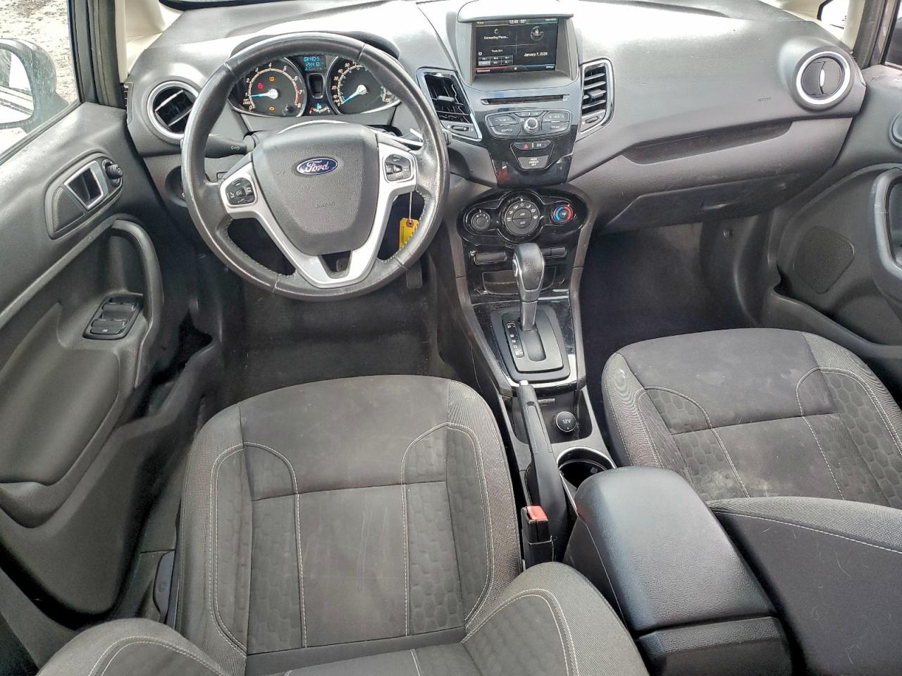 2015 FORD FIESTA SE photo 8