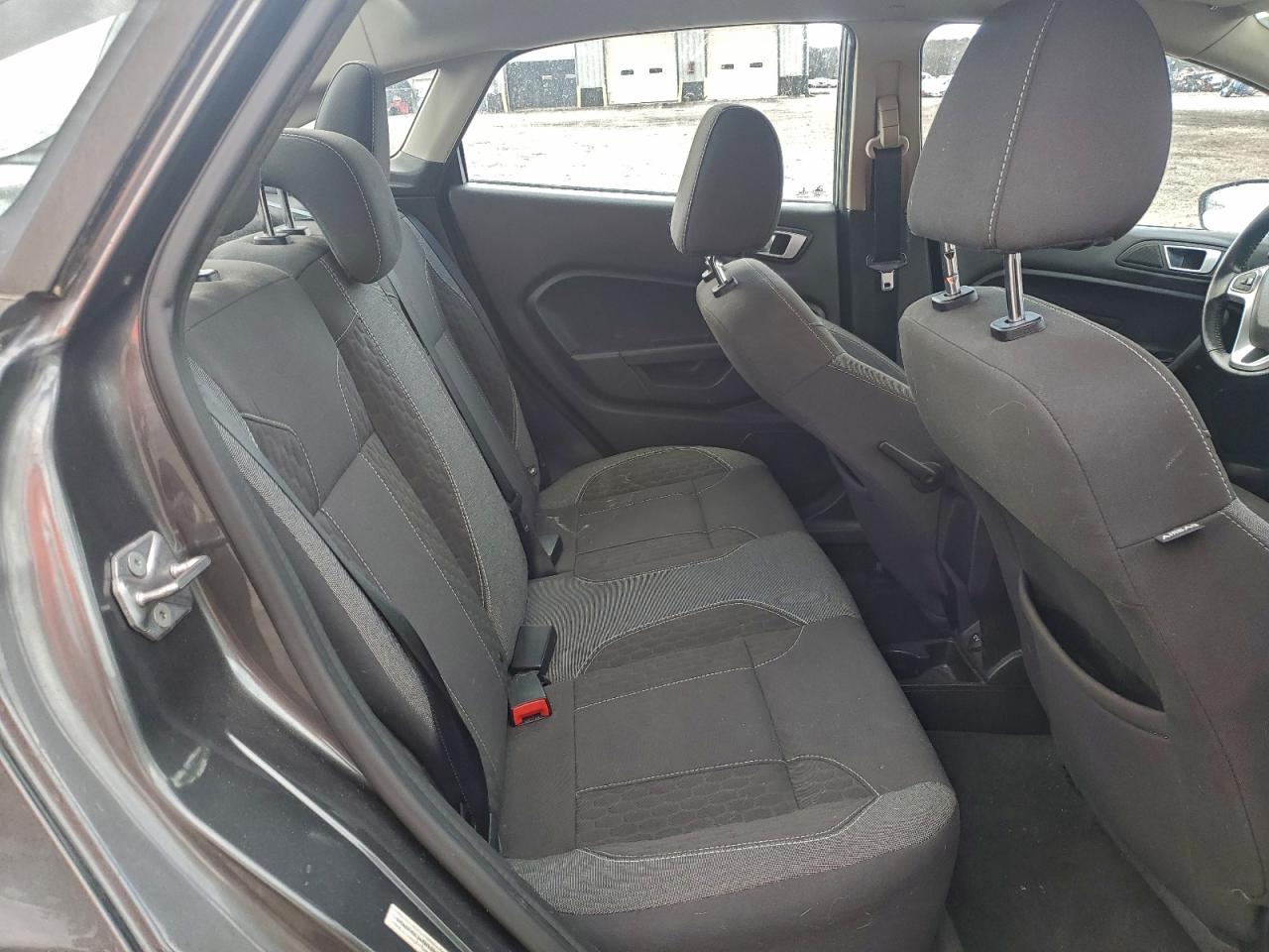 2015 FORD FIESTA SE photo 10