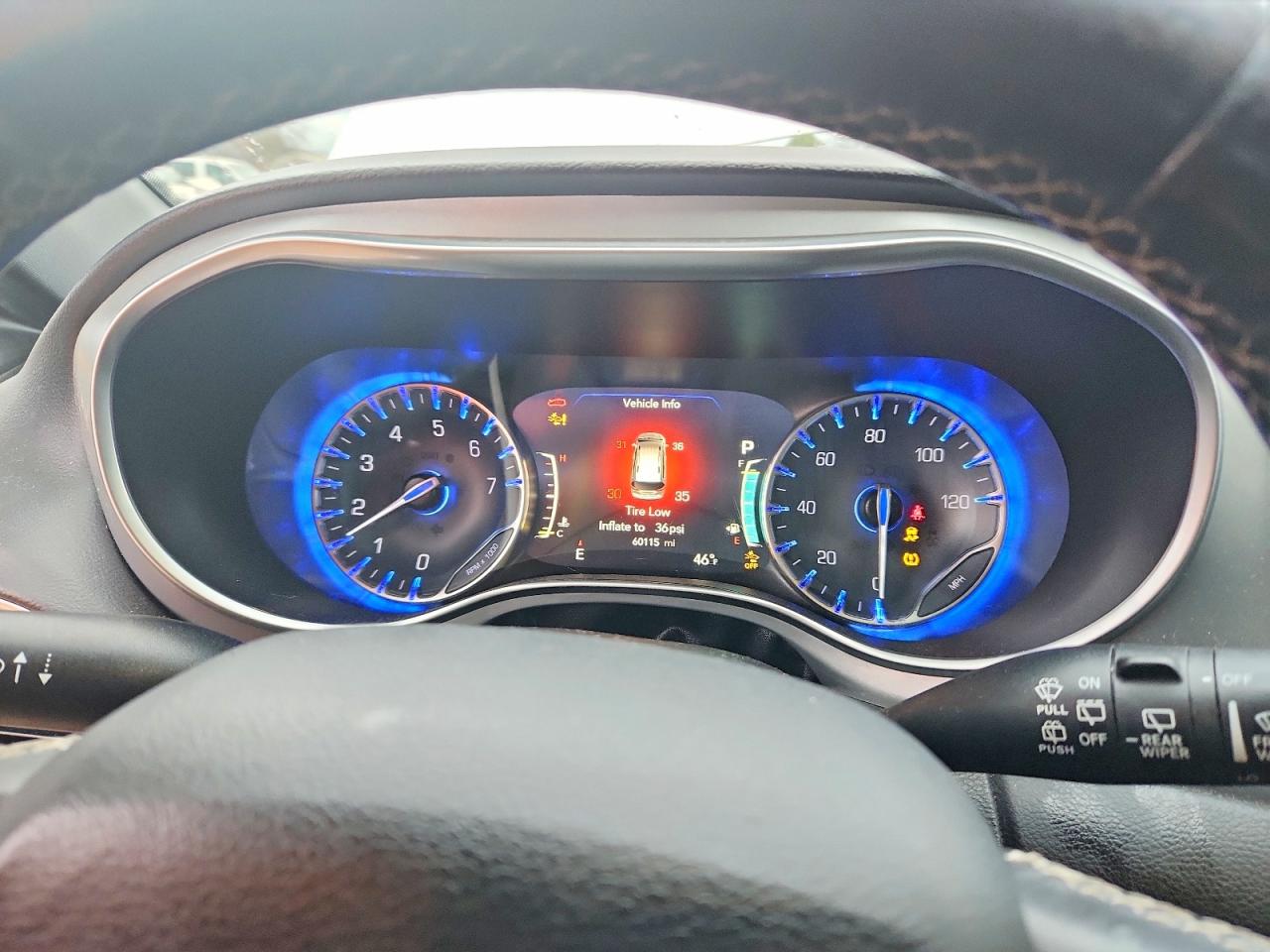 2019 CHRYSLER PACIFICA TOURING L photo 9
