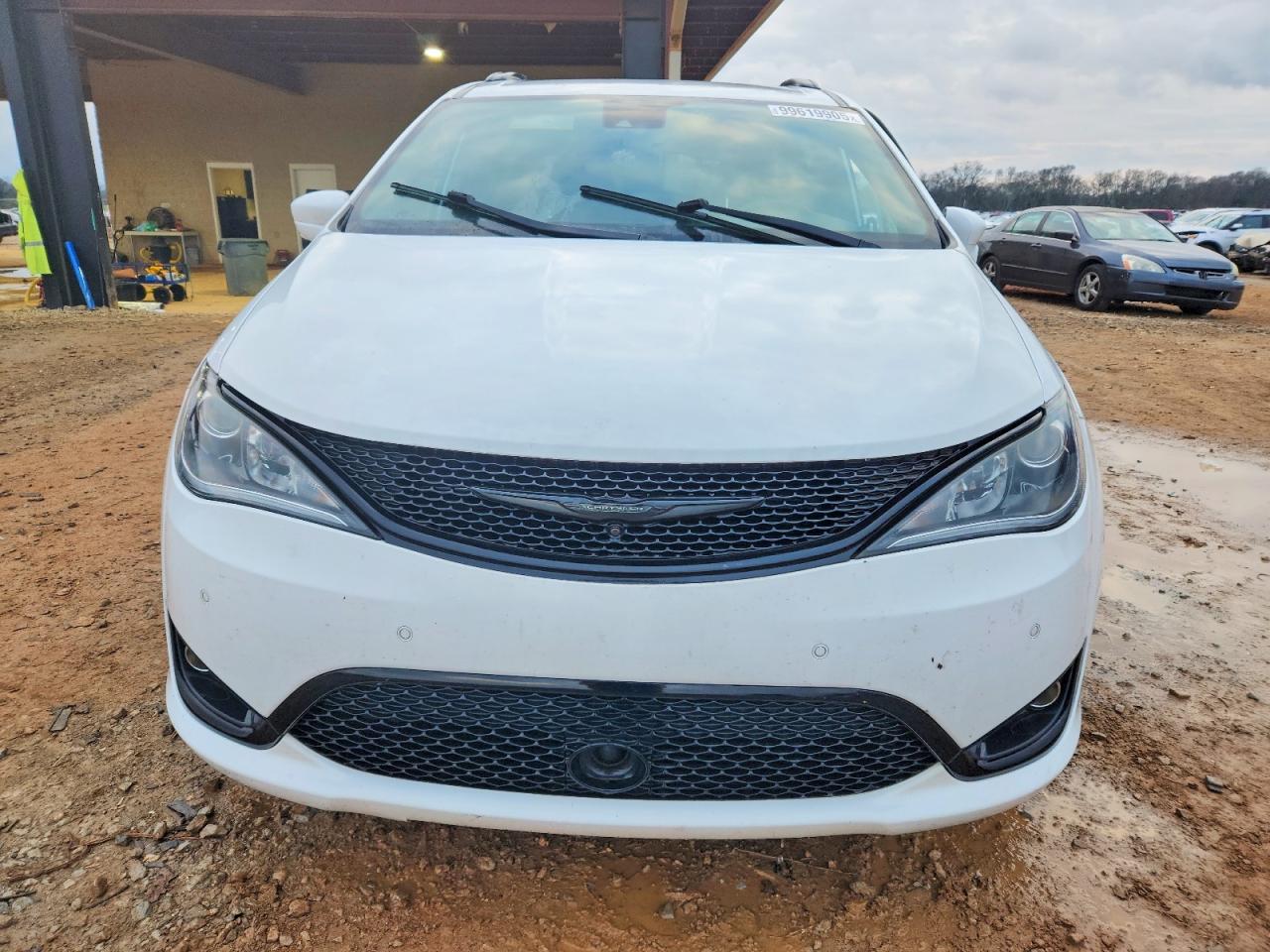 2019 CHRYSLER PACIFICA TOURING L photo 5