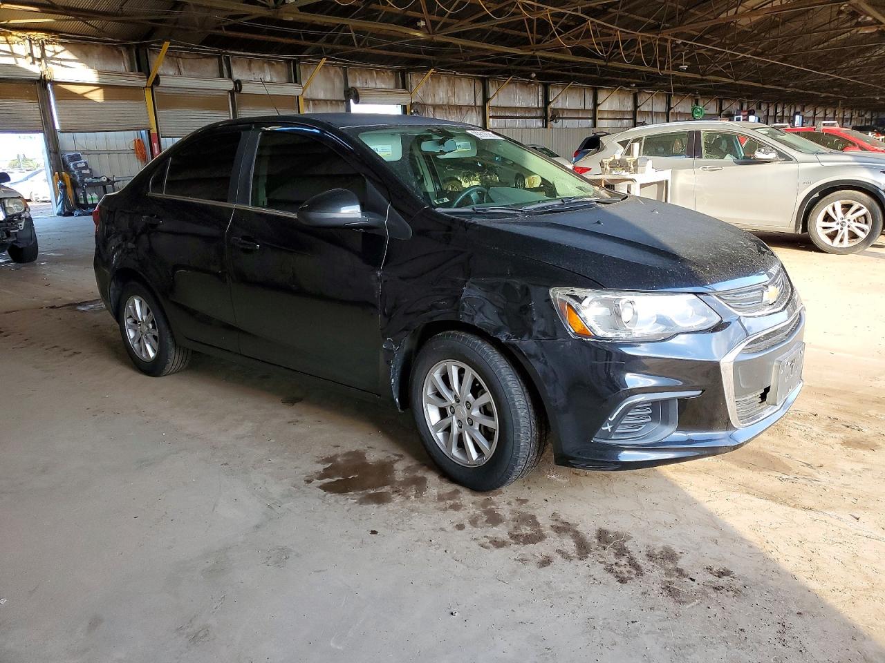 2017 CHEVROLET SONIC LT photo 4