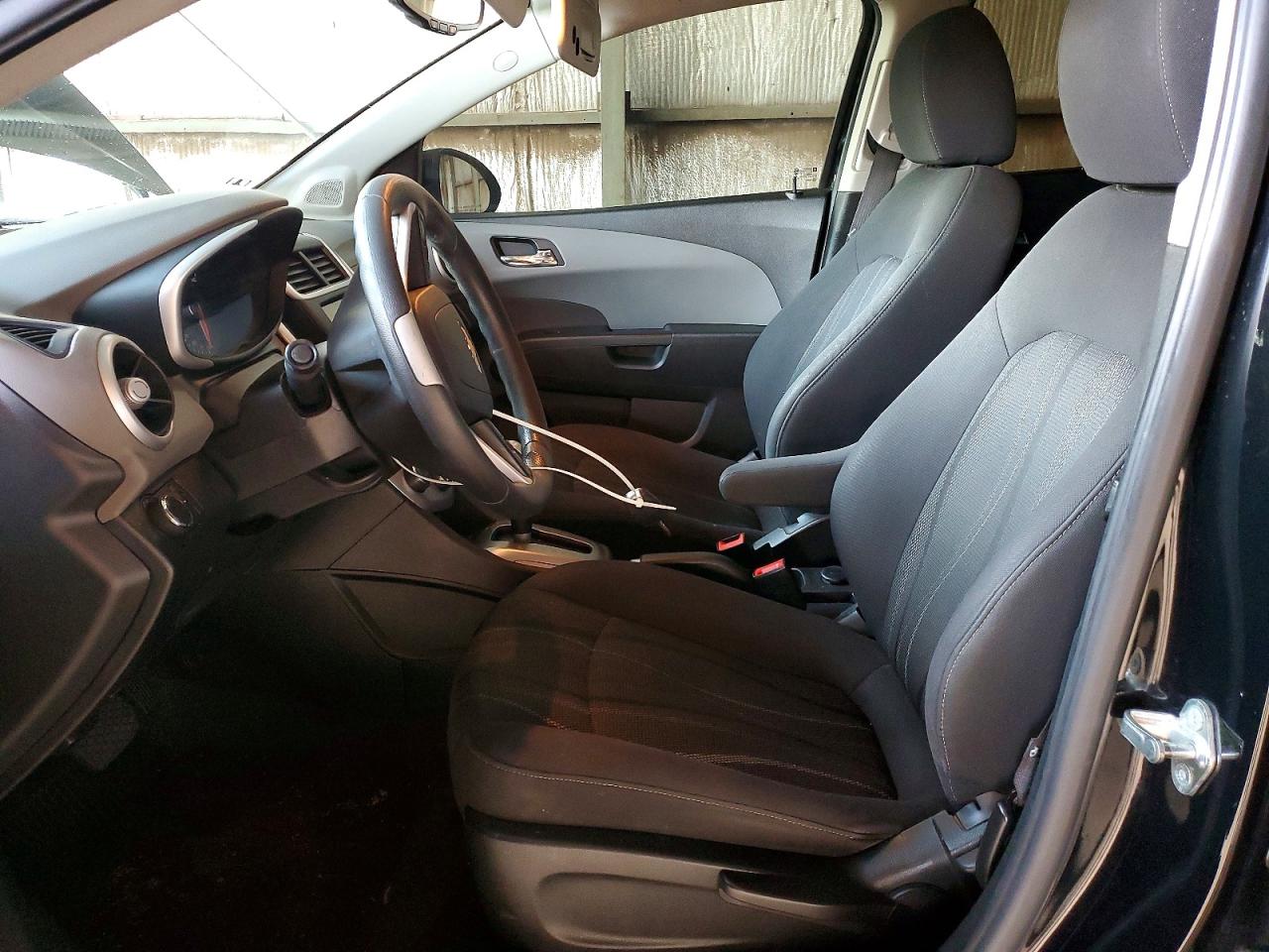 2017 CHEVROLET SONIC LT photo 7