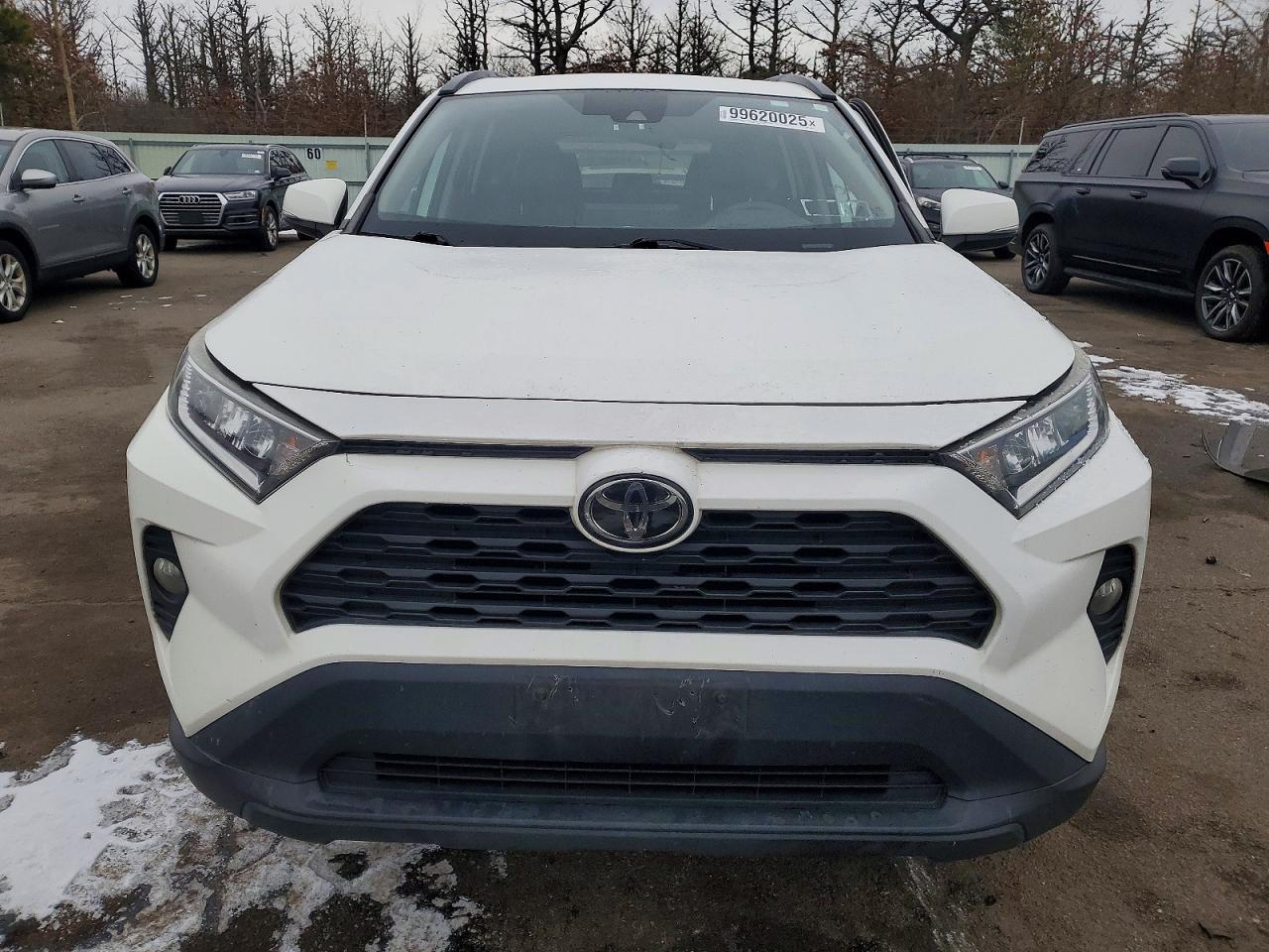 2019 TOYOTA RAV4 XLE PREMIUM photo 5