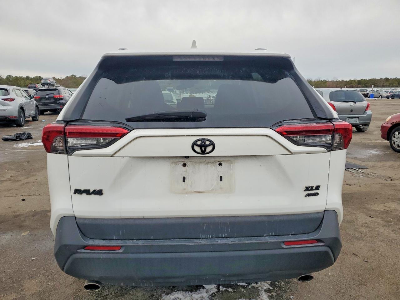 2019 TOYOTA RAV4 XLE PREMIUM photo 6