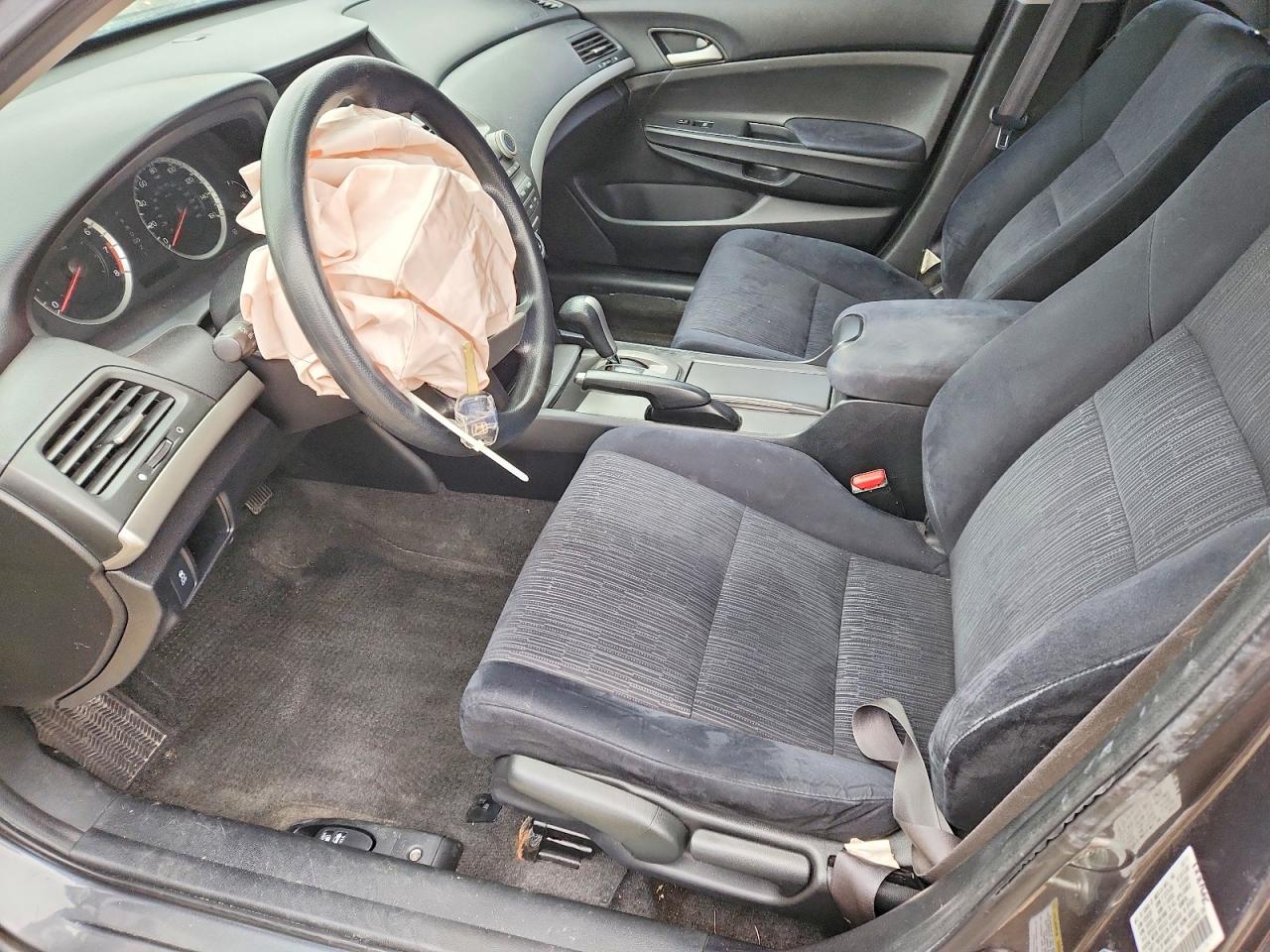 2011 HONDA ACCORD LX photo 7