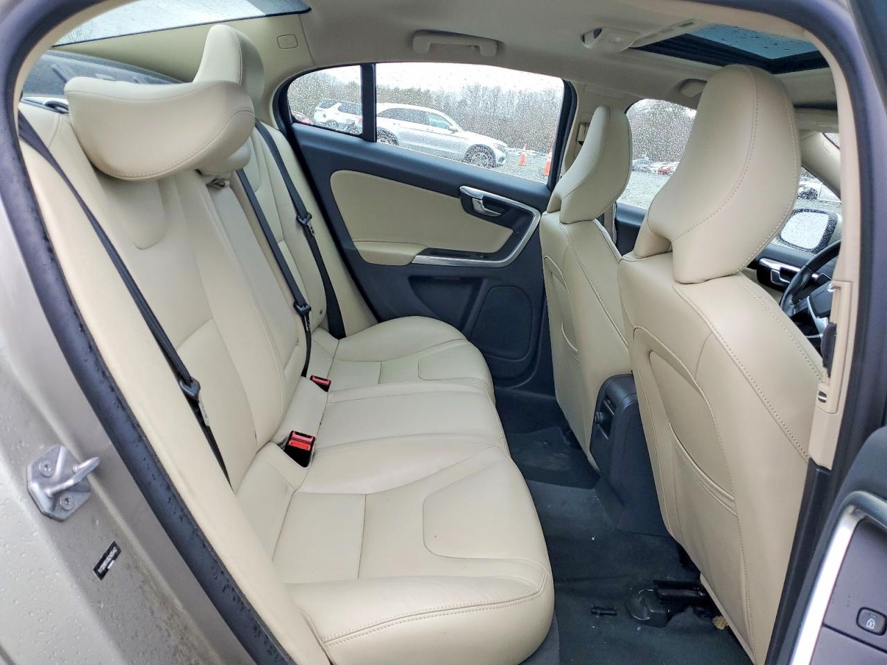 2016 VOLVO S60 PREMIER photo 10
