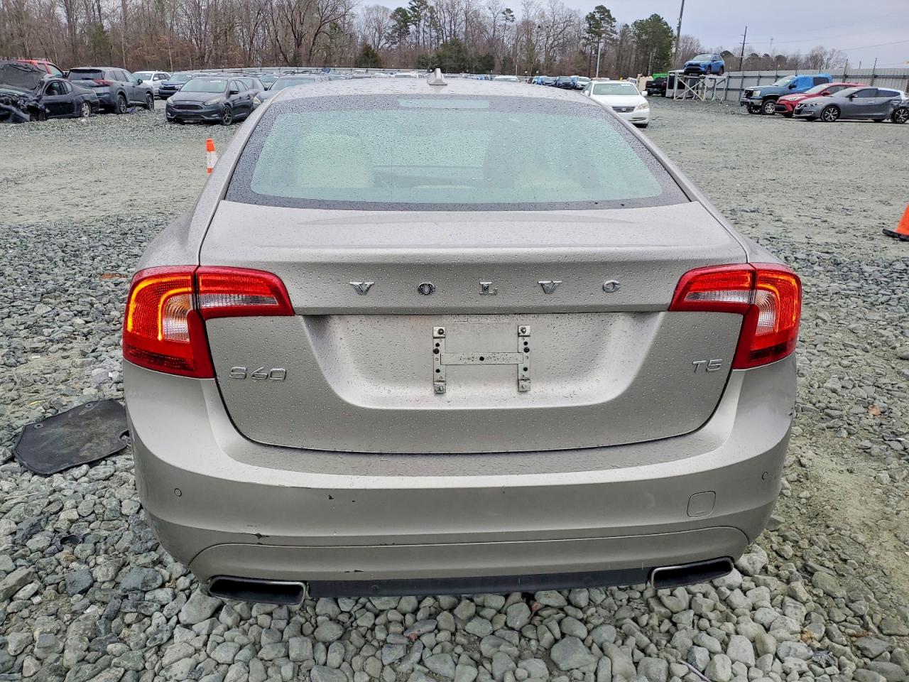 2016 VOLVO S60 PREMIER photo 6