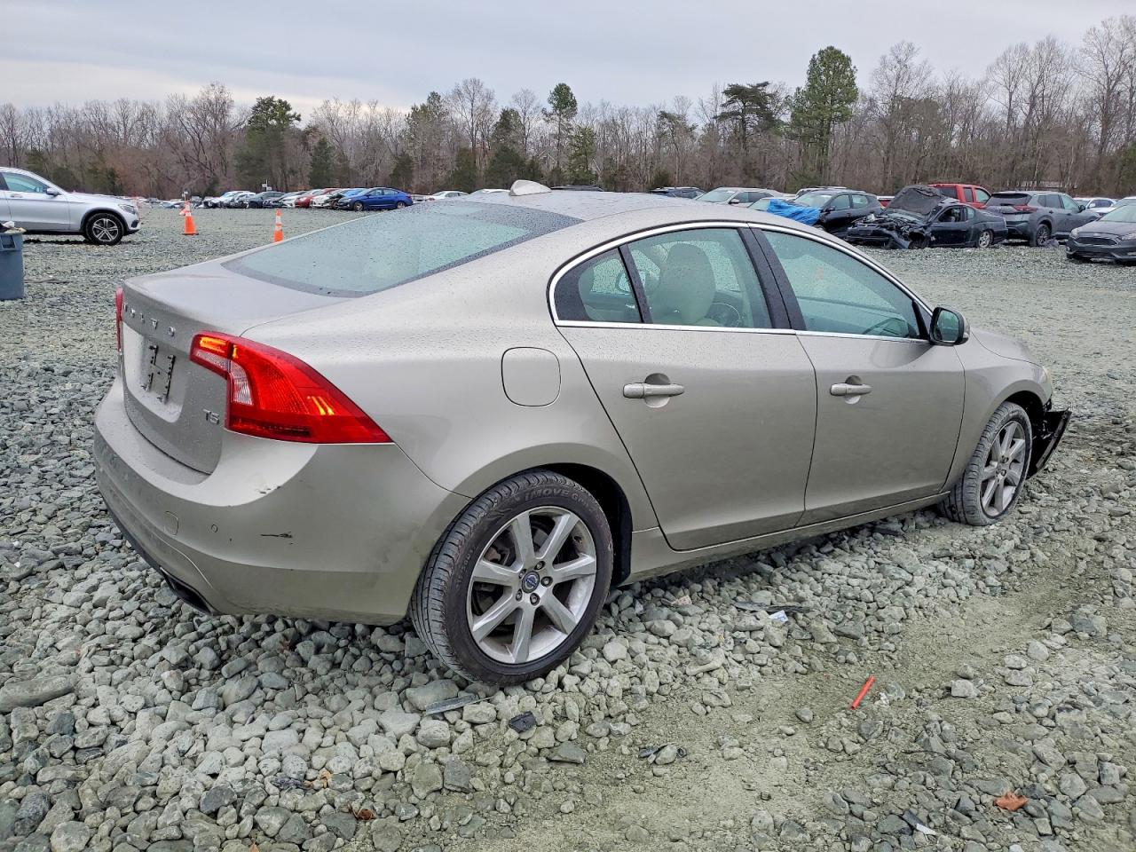 2016 VOLVO S60 PREMIER photo 3