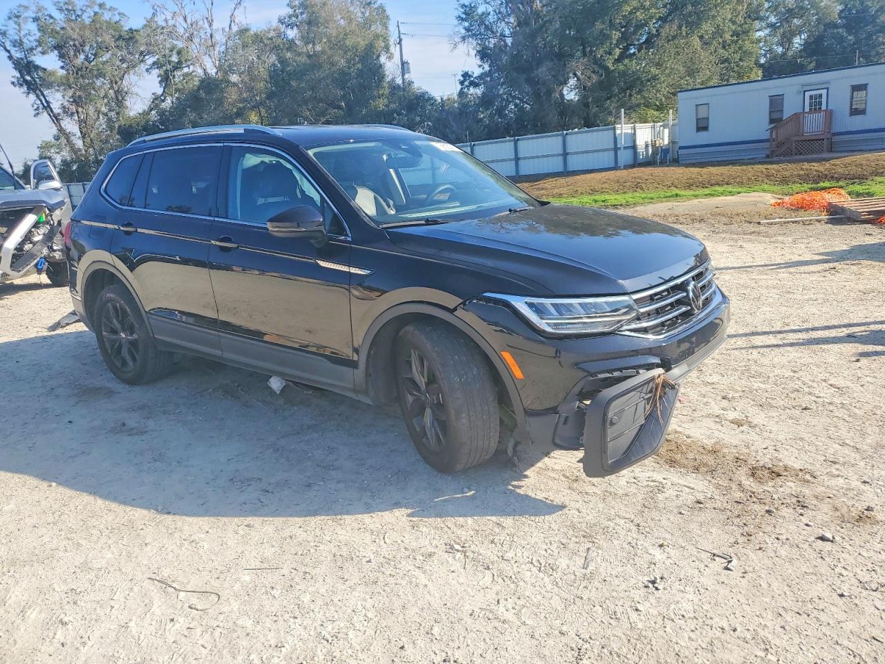 2024 VOLKSWAGEN TIGUAN SE photo 4