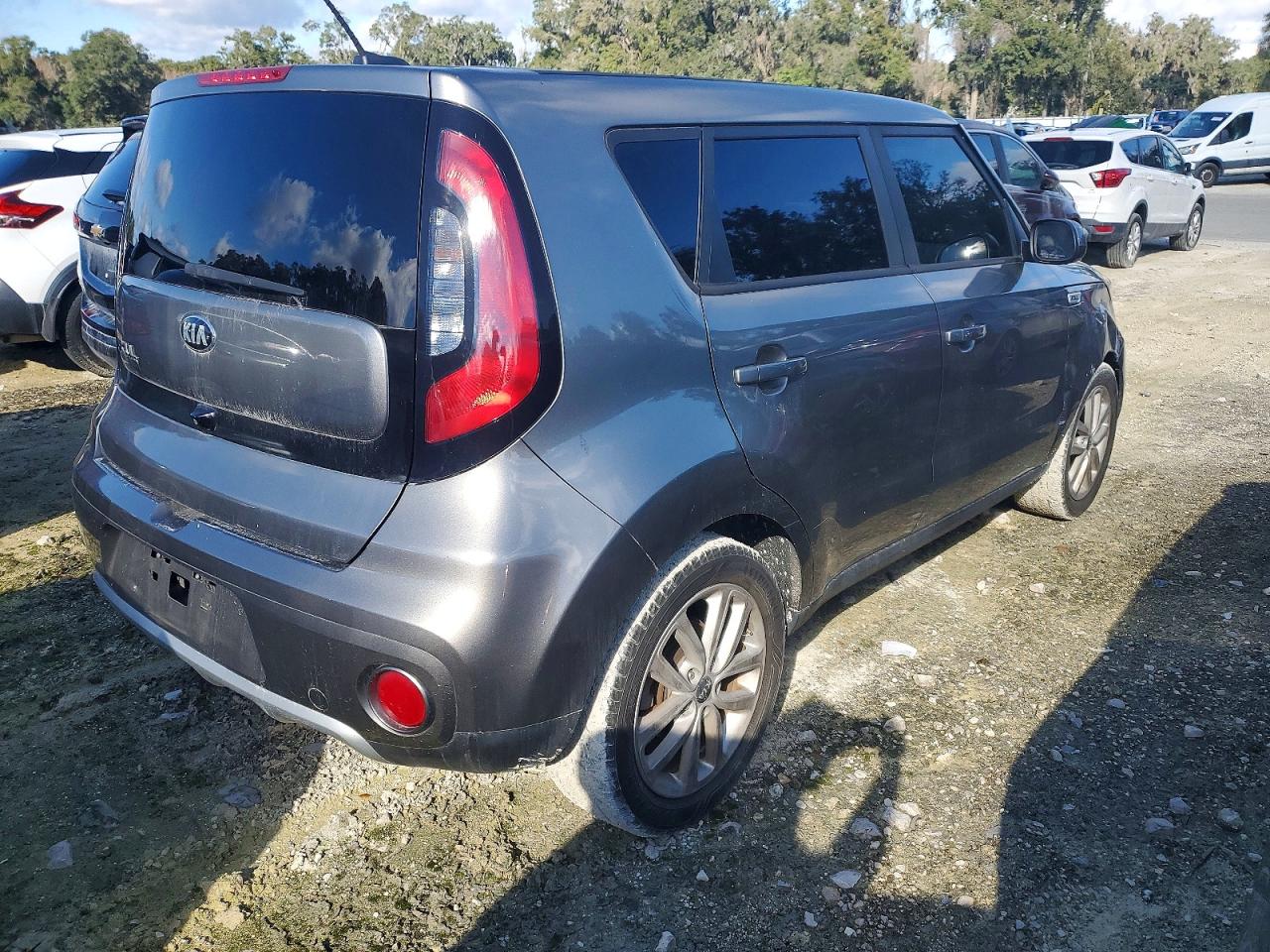 2018 KIA SOUL + photo 3