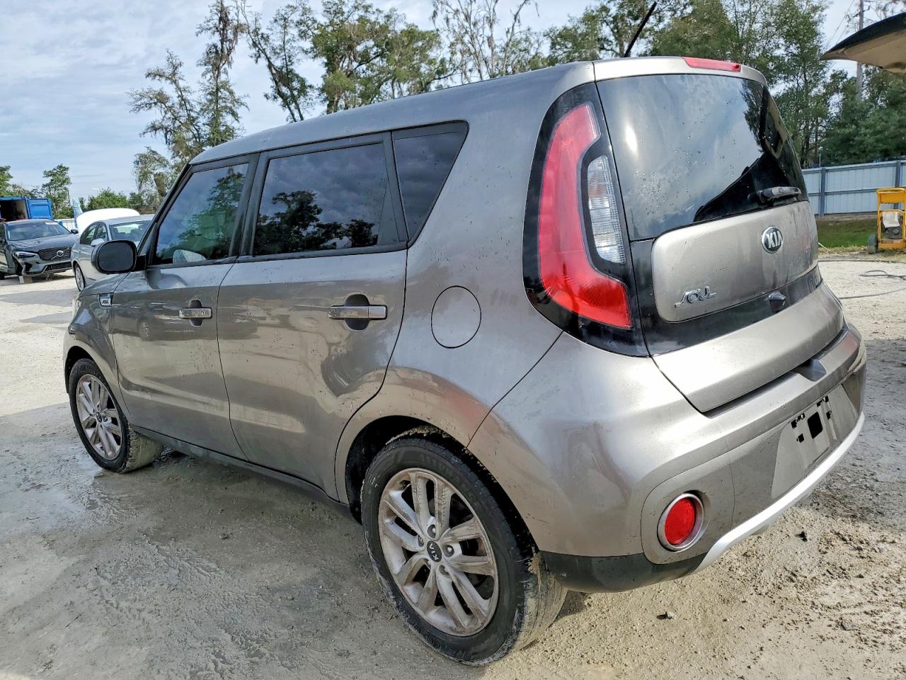 2018 KIA SOUL + photo 2