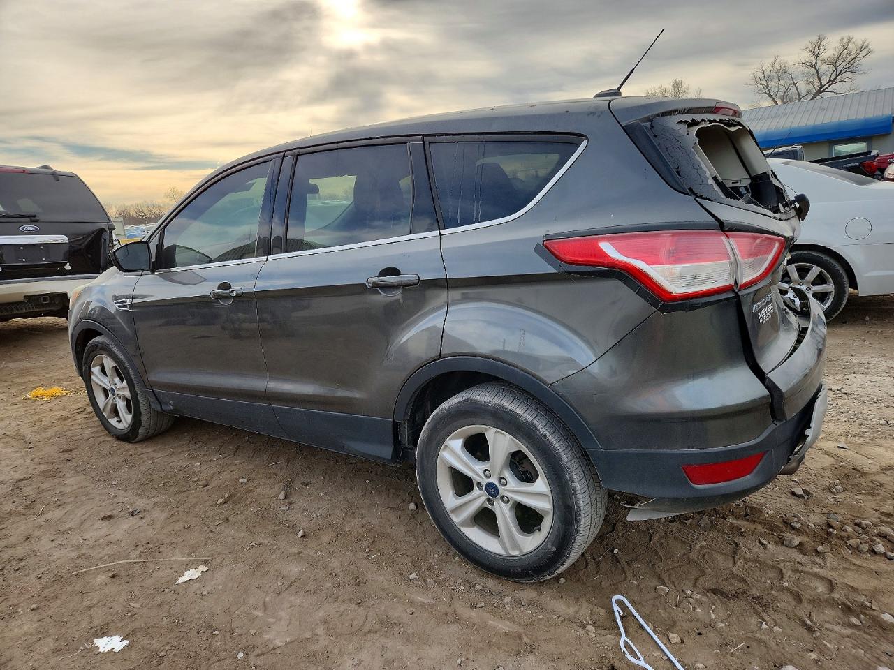 2015 FORD ESCAPE SE photo 2